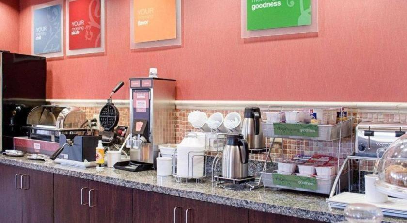 Comfort Suites Грийнууд Екстериор снимка