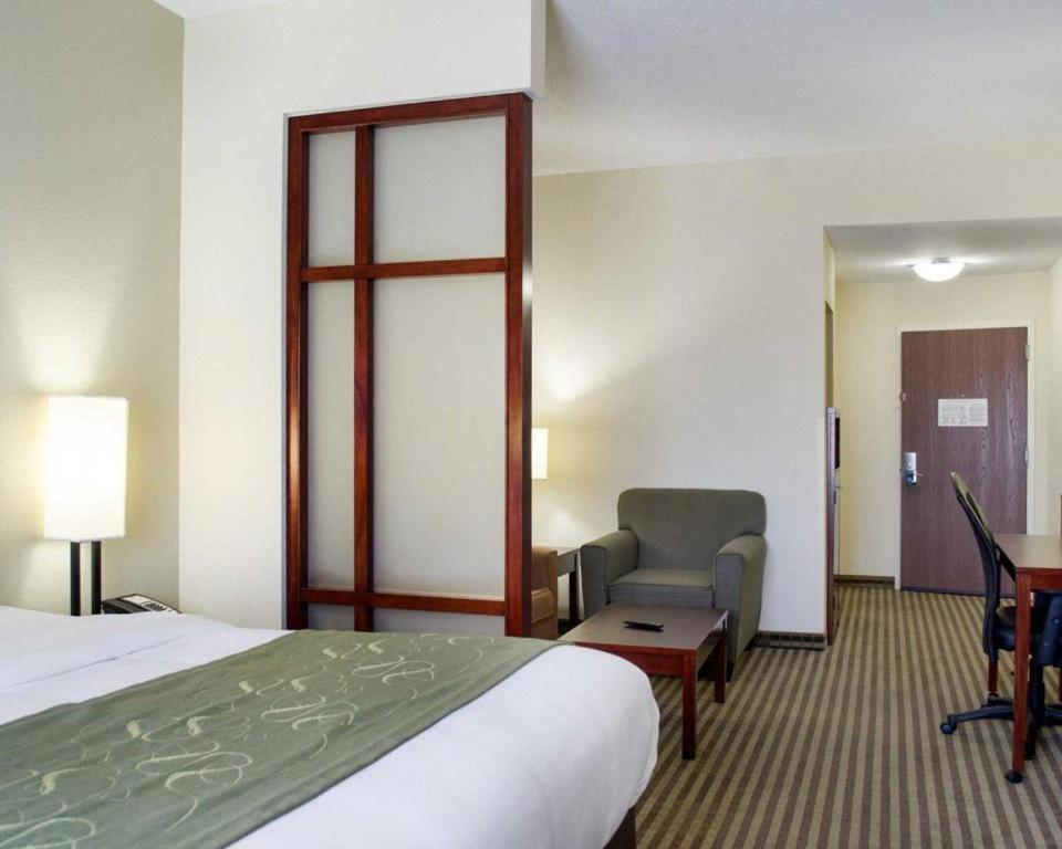 Comfort Suites Грийнууд Екстериор снимка