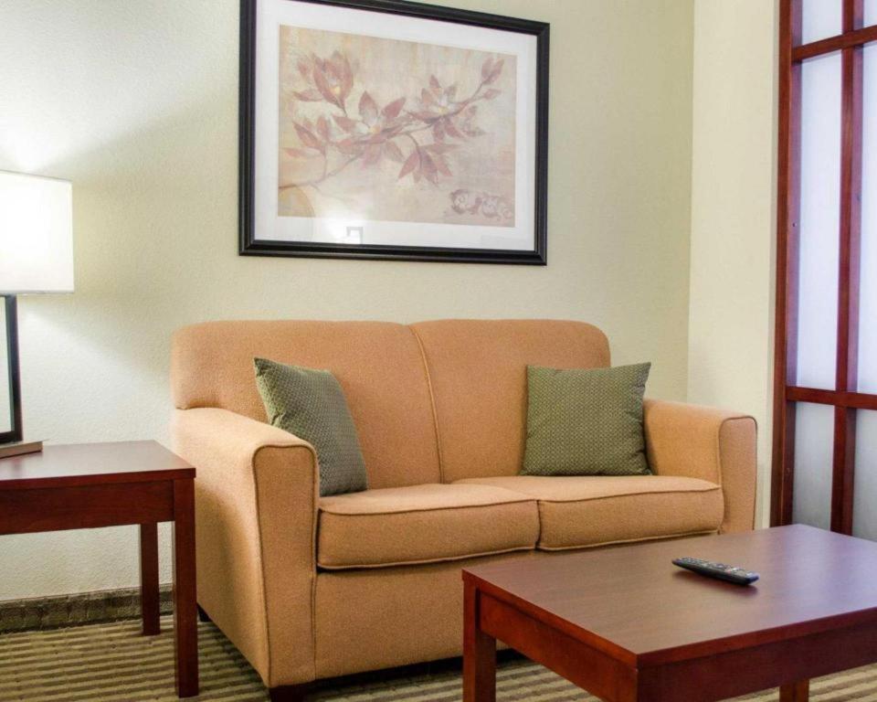 Comfort Suites Грийнууд Екстериор снимка
